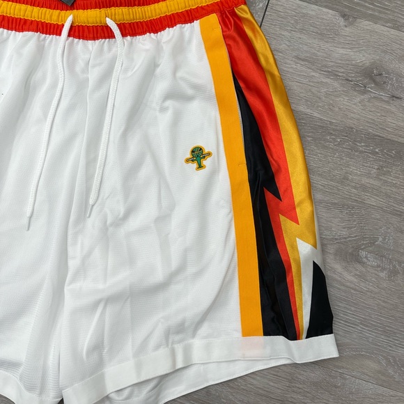 roswell rayguns shorts